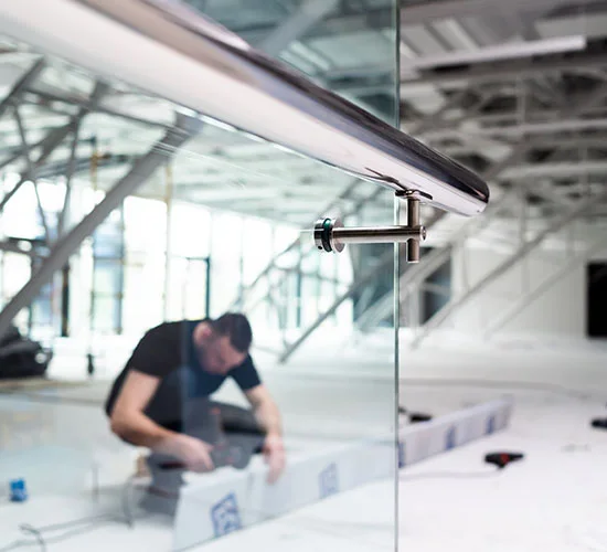 Bloomingdale, FL highly skilled glass repair technicians