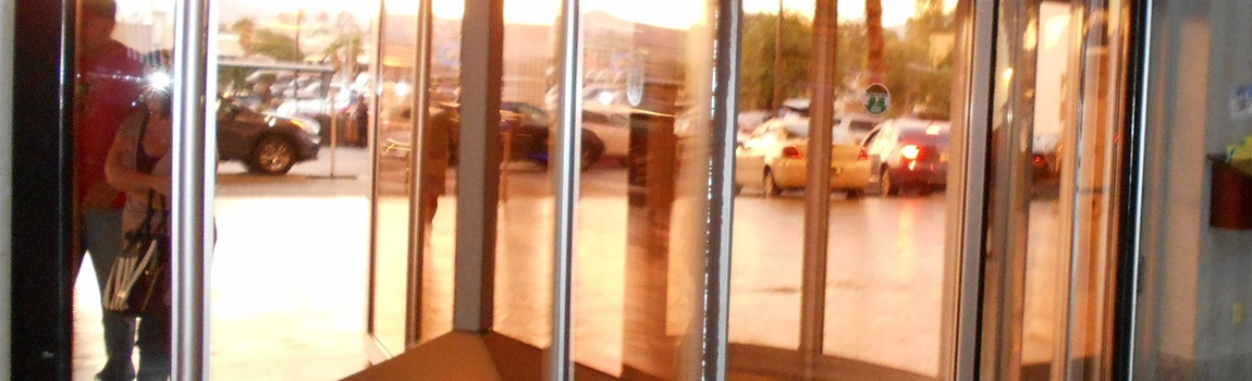 Storefront Glass Repair Cost in Bloomingdale, FL